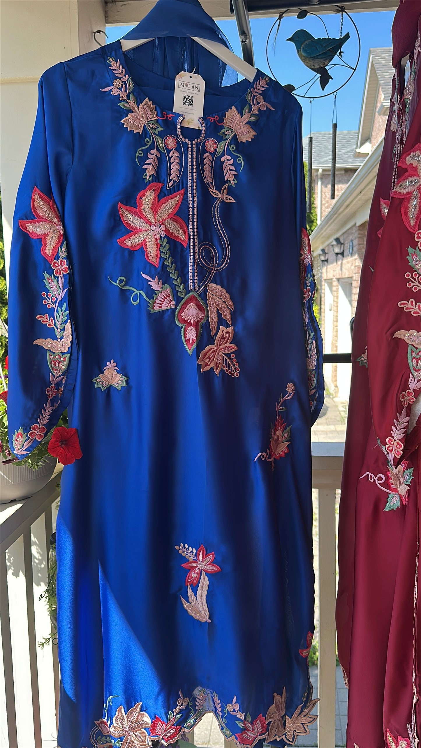 💙 Royal Dusk Élan – Bold Elegance with a Regal Glow
