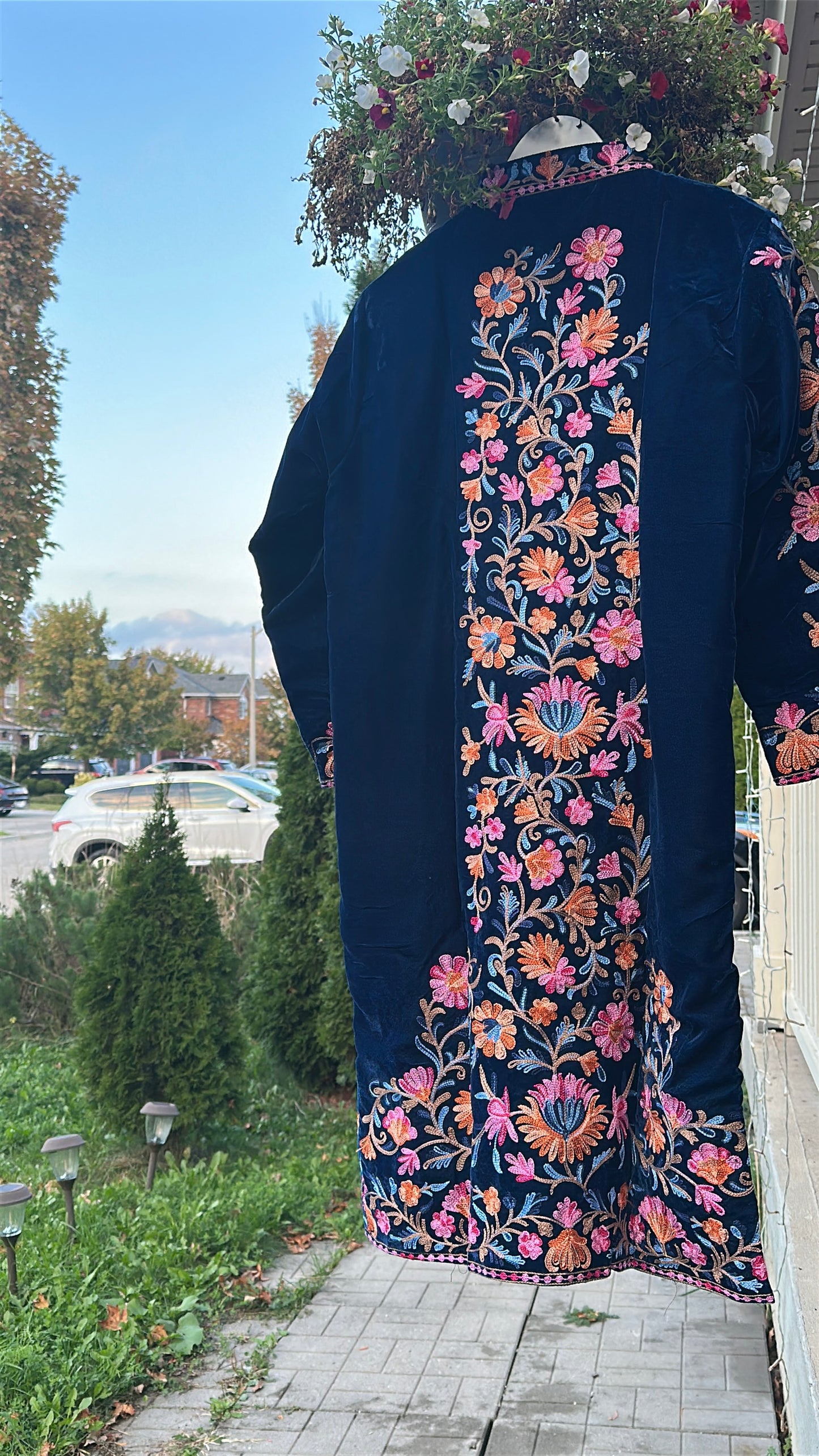 Velvet Reverie – The Kashmiri Wrap