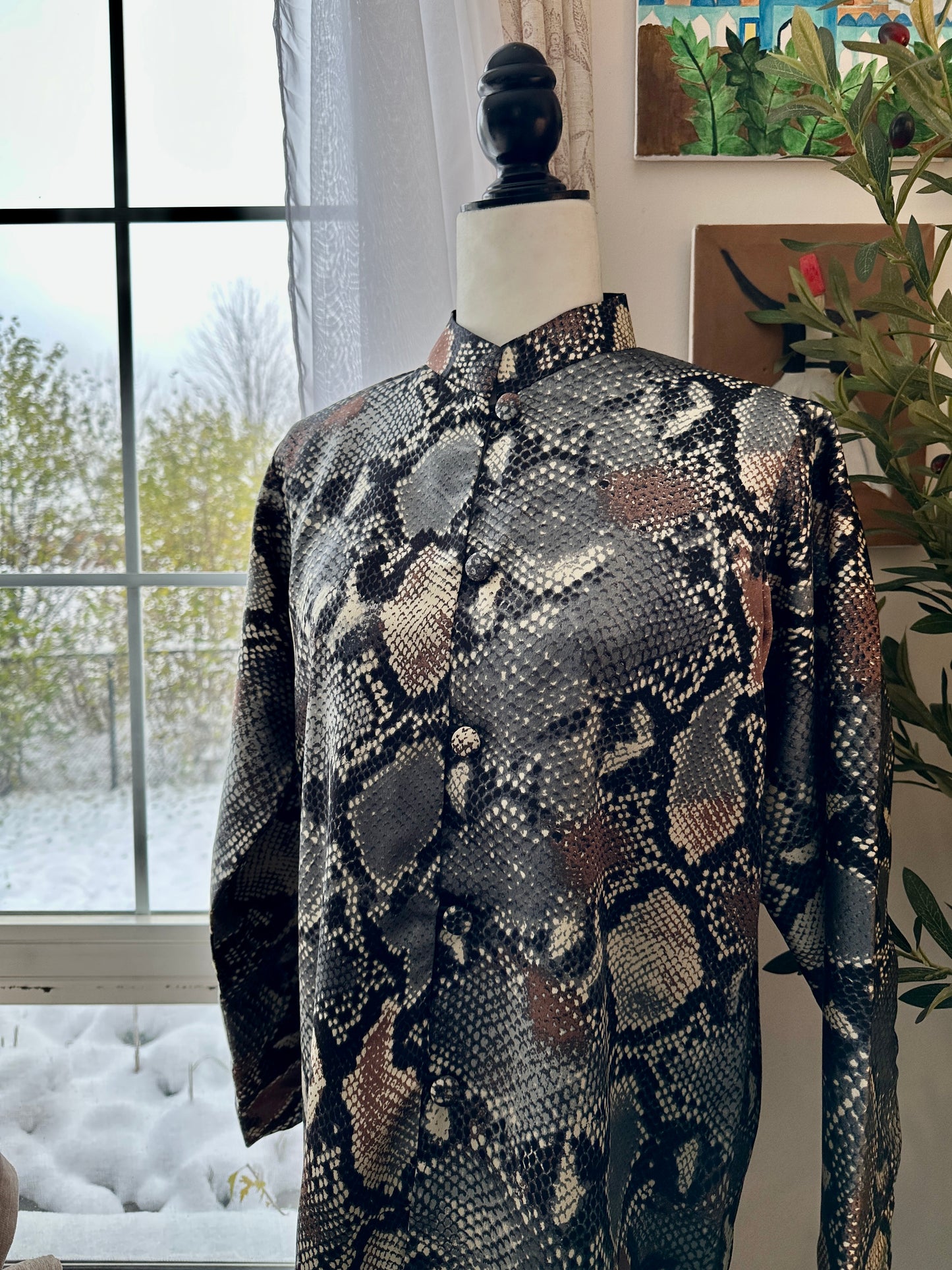 Midnight Eclipse – Silk Snake-Print Front-Open Coat