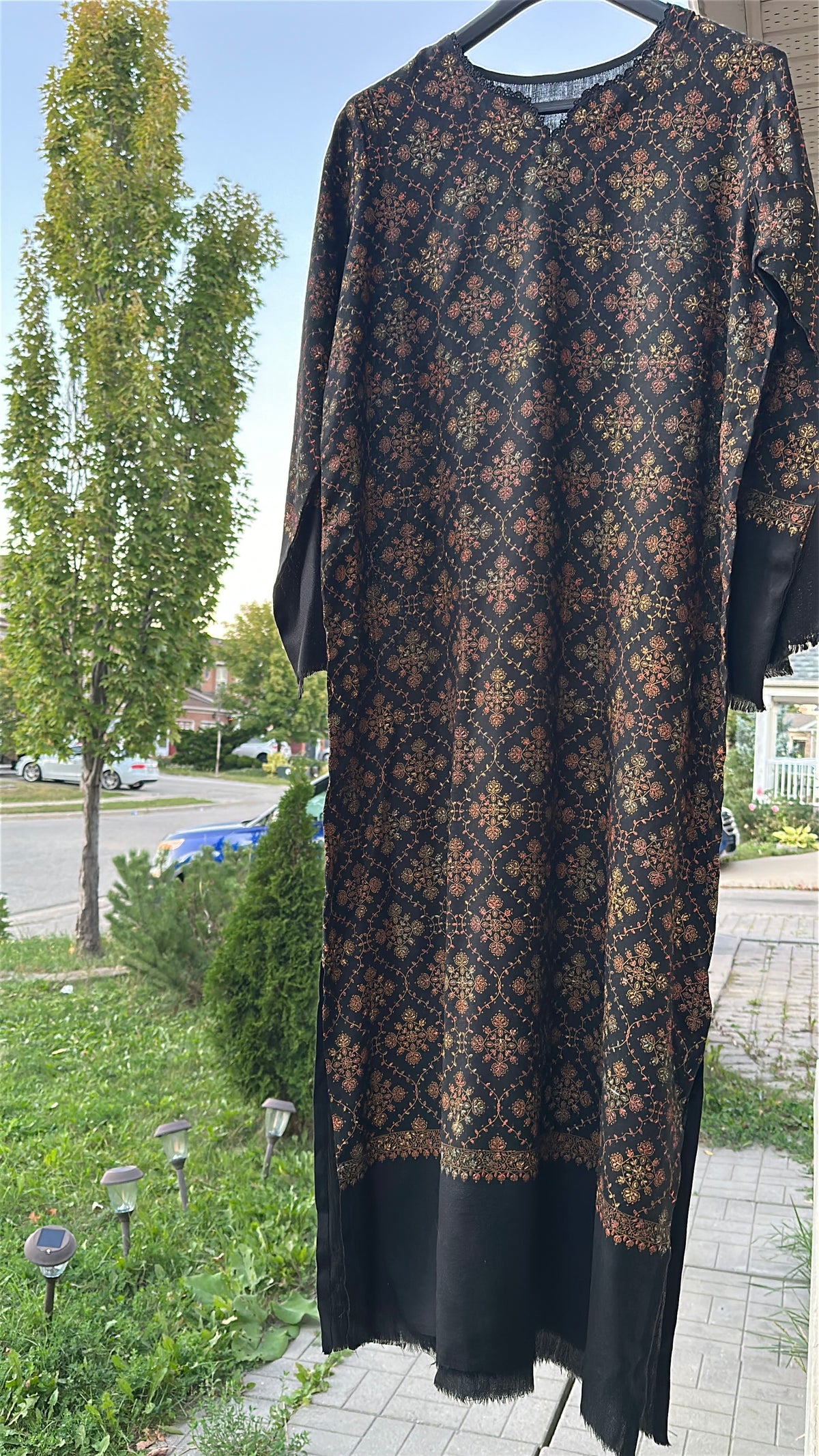 Gul-e-Meher Black Pashmina Kaftan – Embroidered