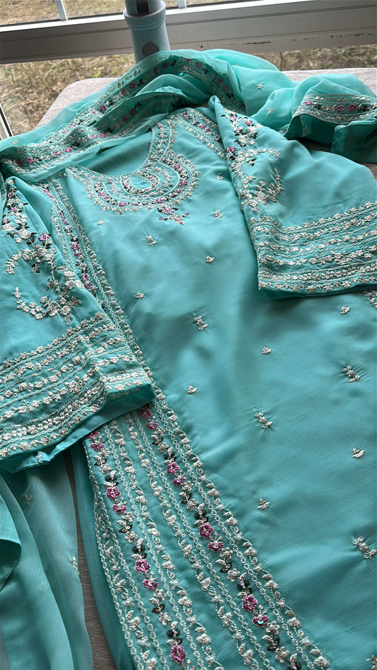 Azure Élan – A Breath of Soft Elegance