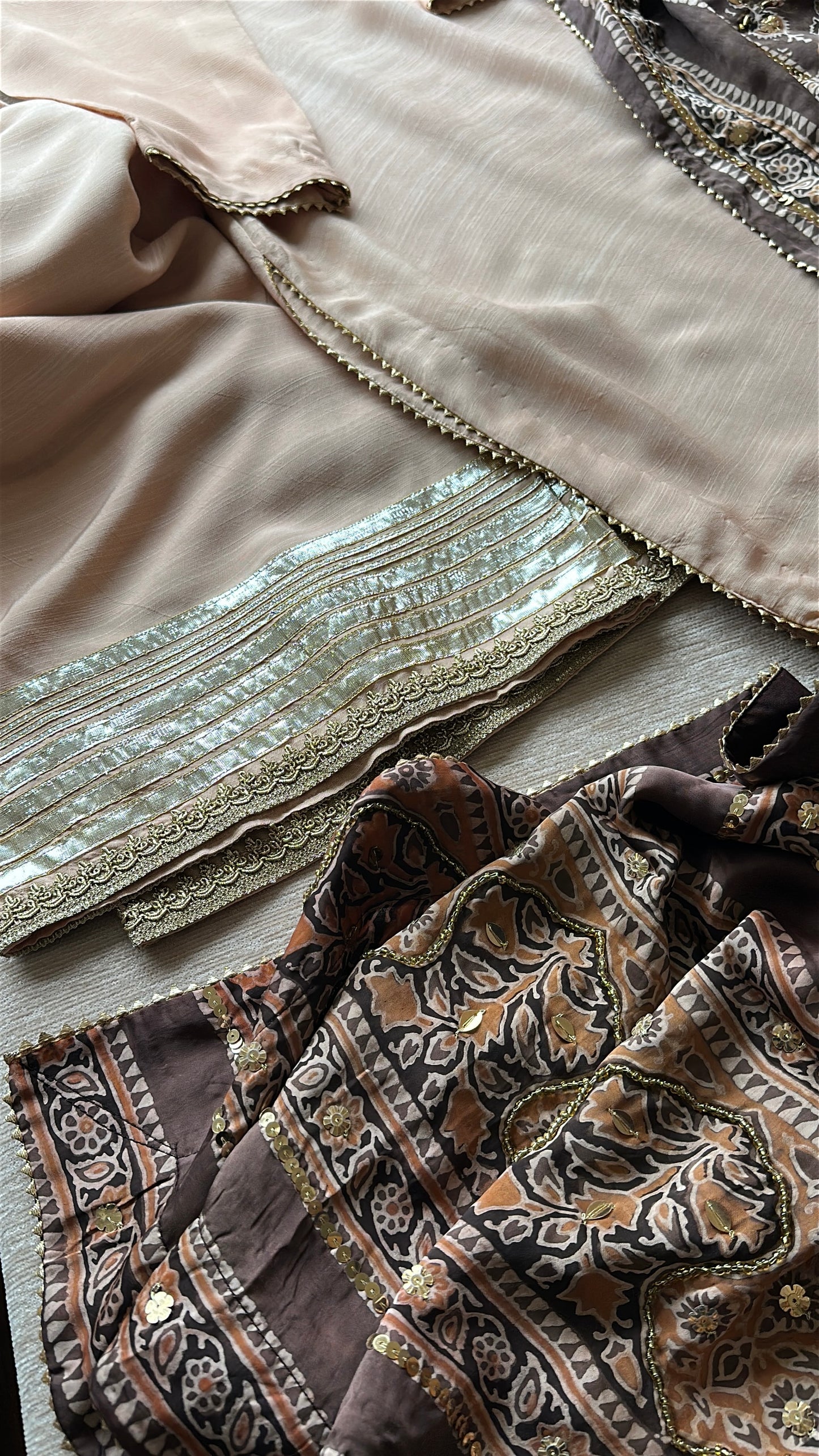 Ajrak Zareen Dusk Élan – Where Earth Meets Gold