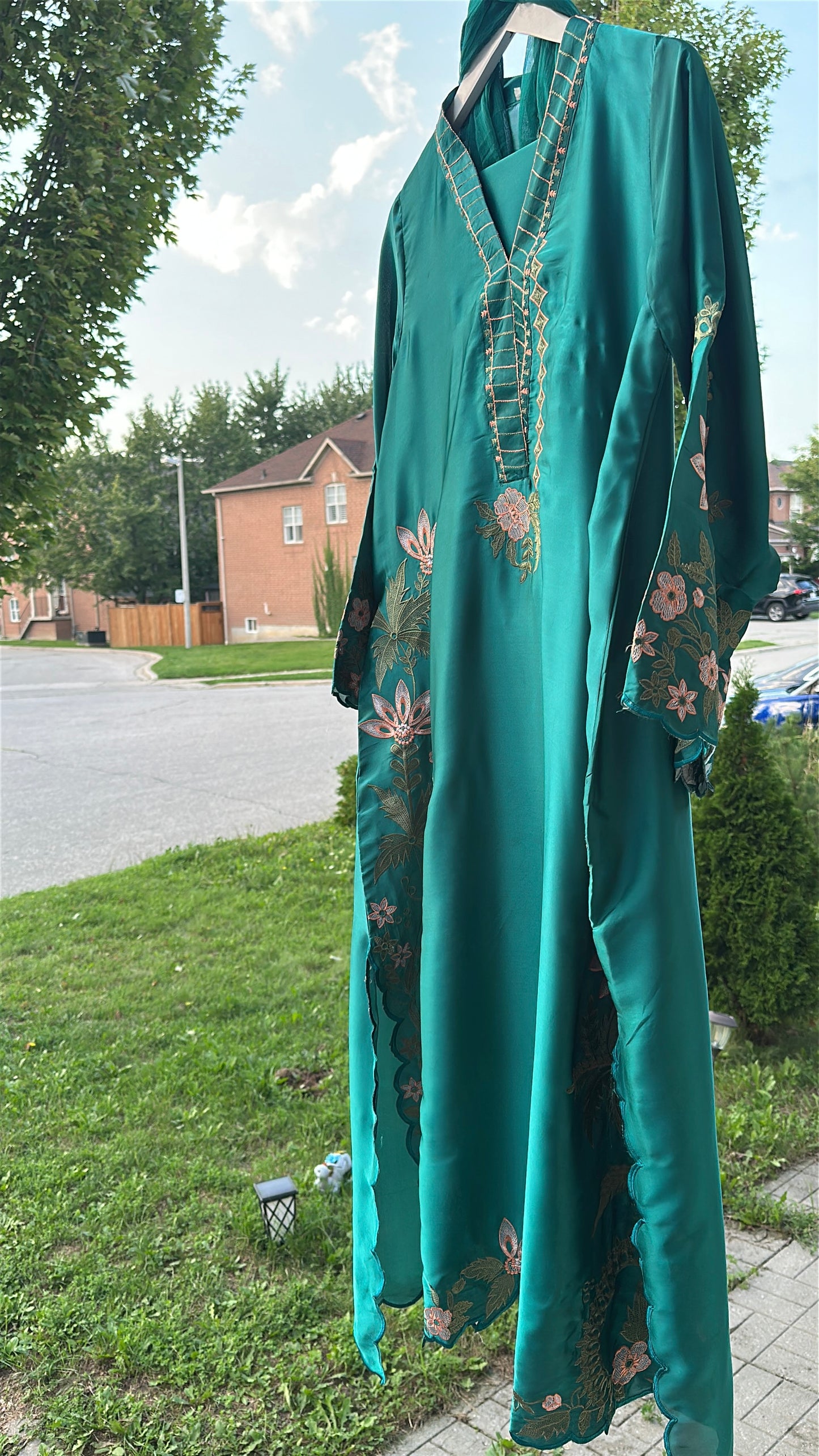 Zarveen Emerald — Jewel-Toned Silk Kaftan Set