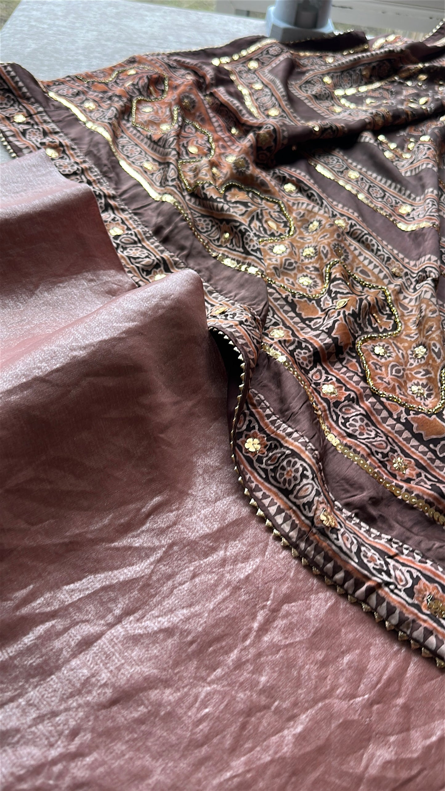 Ajrak Rosé Mehr Élan – A Soft Glow of Heritage & Grace
