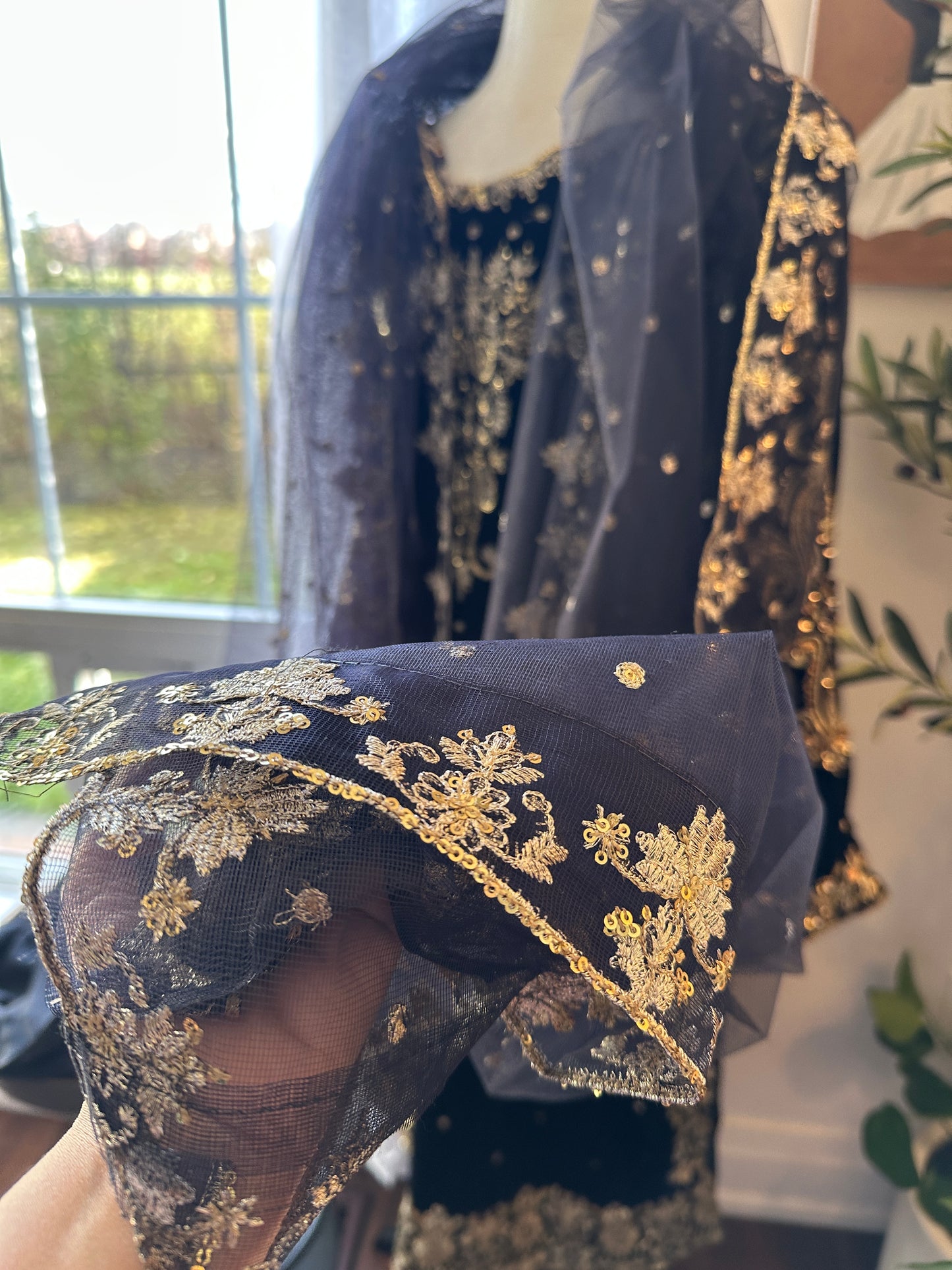 Zewar-e-Siyah – Jewels on Midnight Black