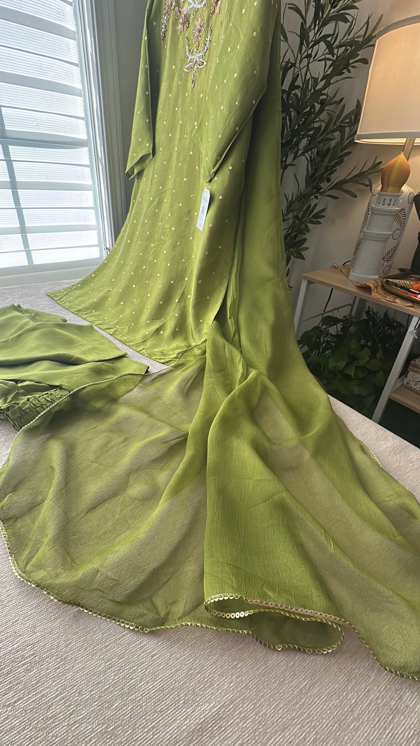 Zara Élan – A Touch of Royal Spring Elegance