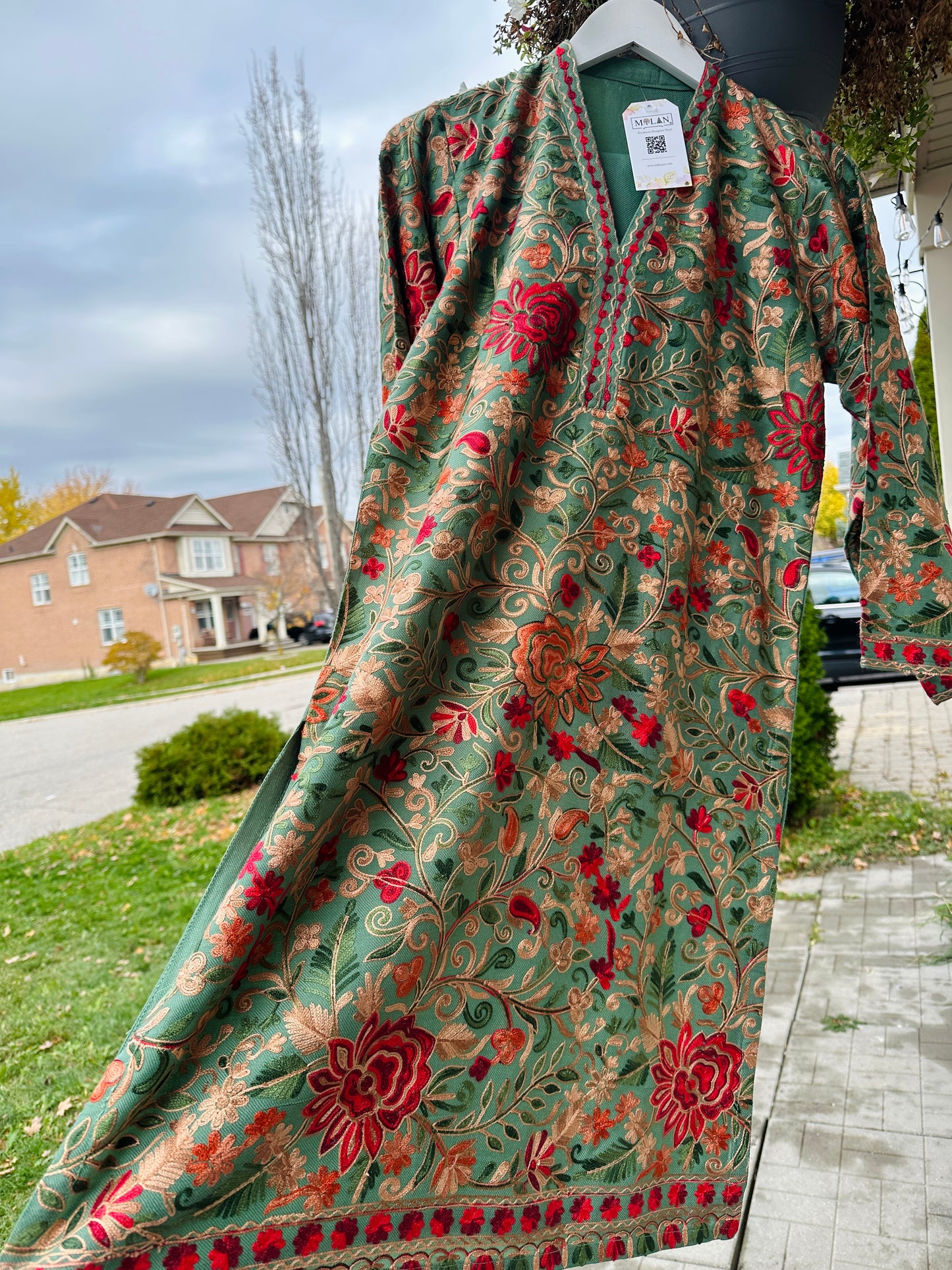 Pistachio Pashmina – Soft Heritage in Pastel Green