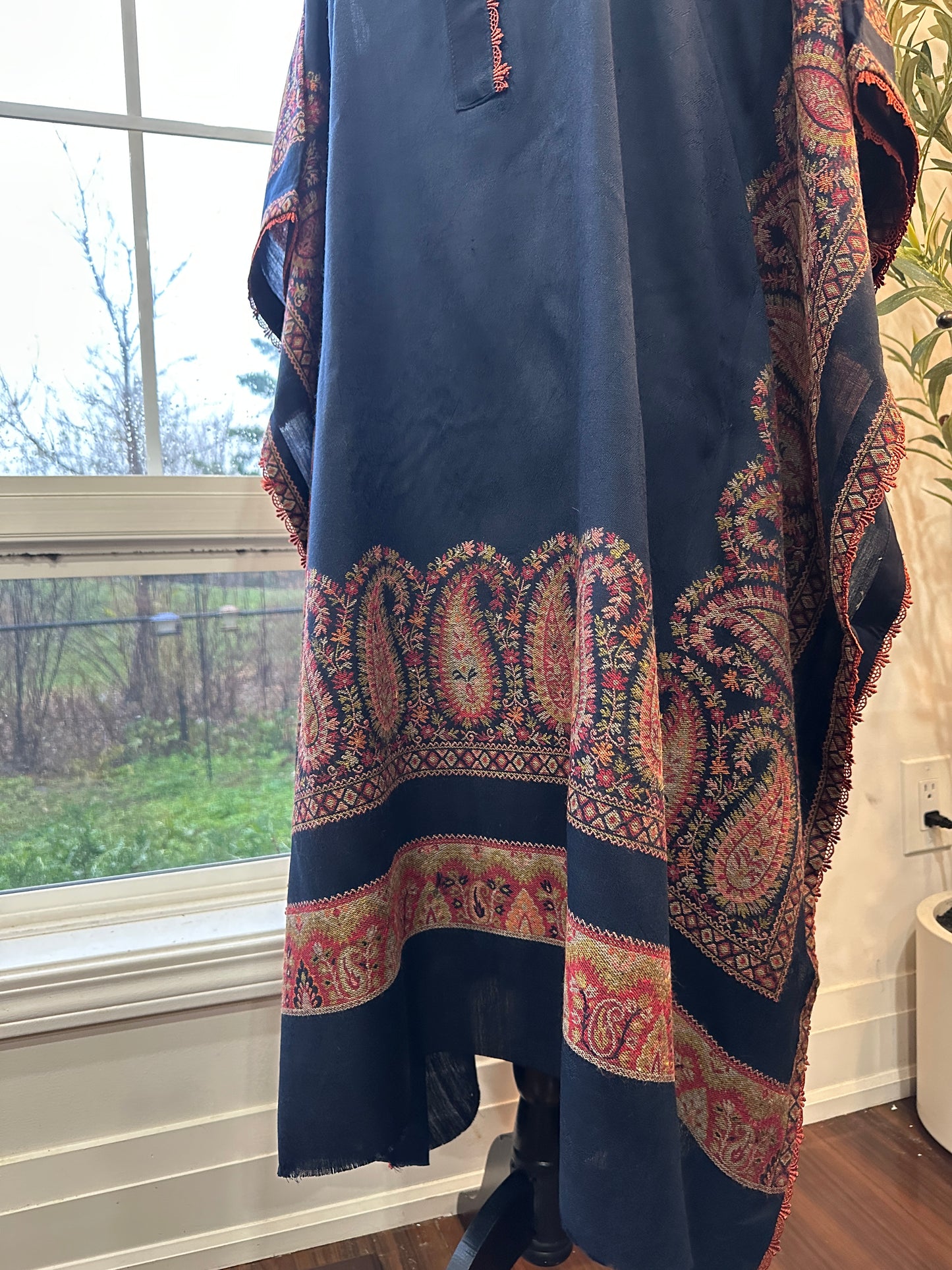 Neel-Raaz Kaftan – Midnight Tales in Thread
