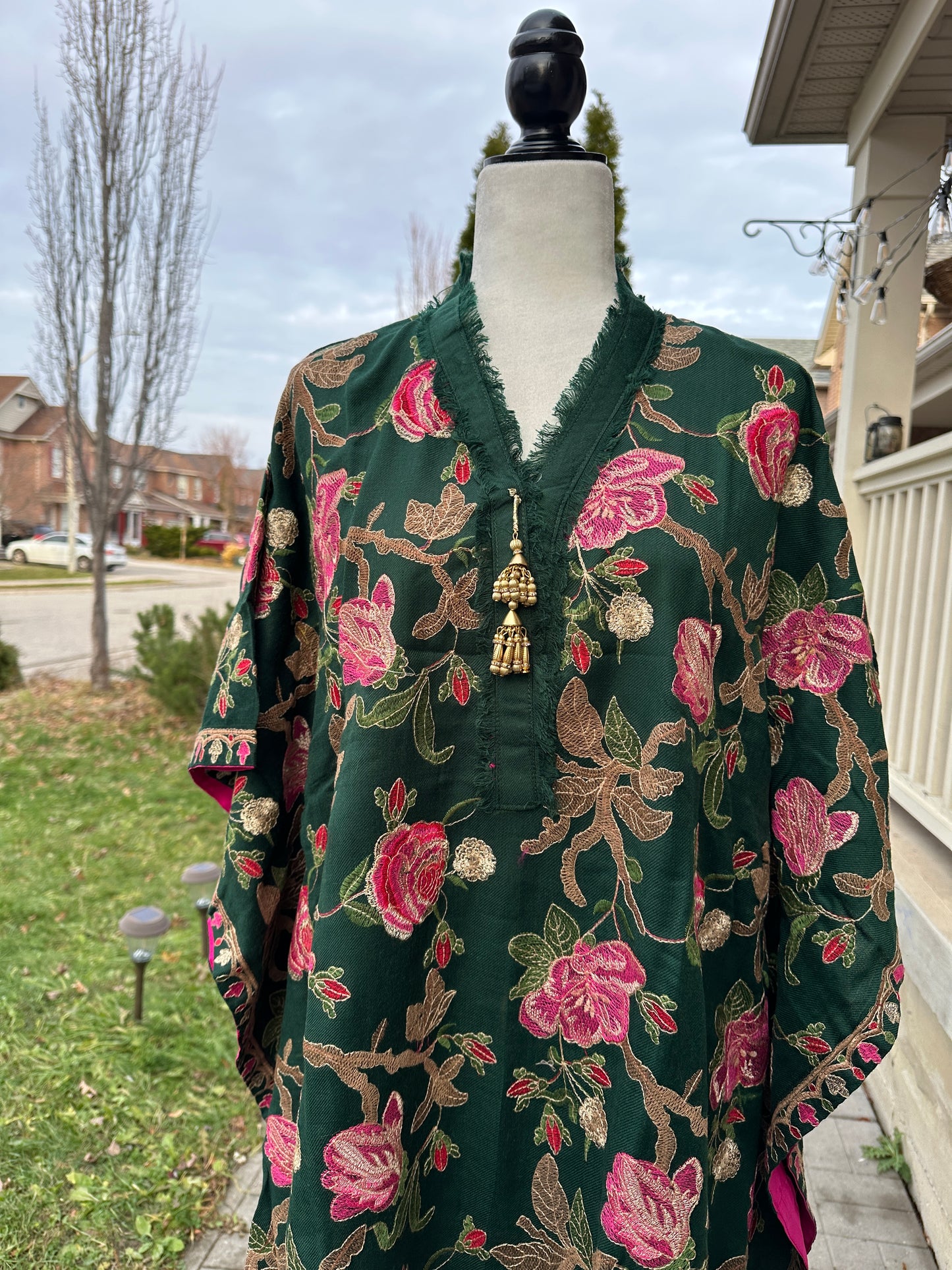 Shabnum-e-Gul – Dew on Roses ( Kaftan )