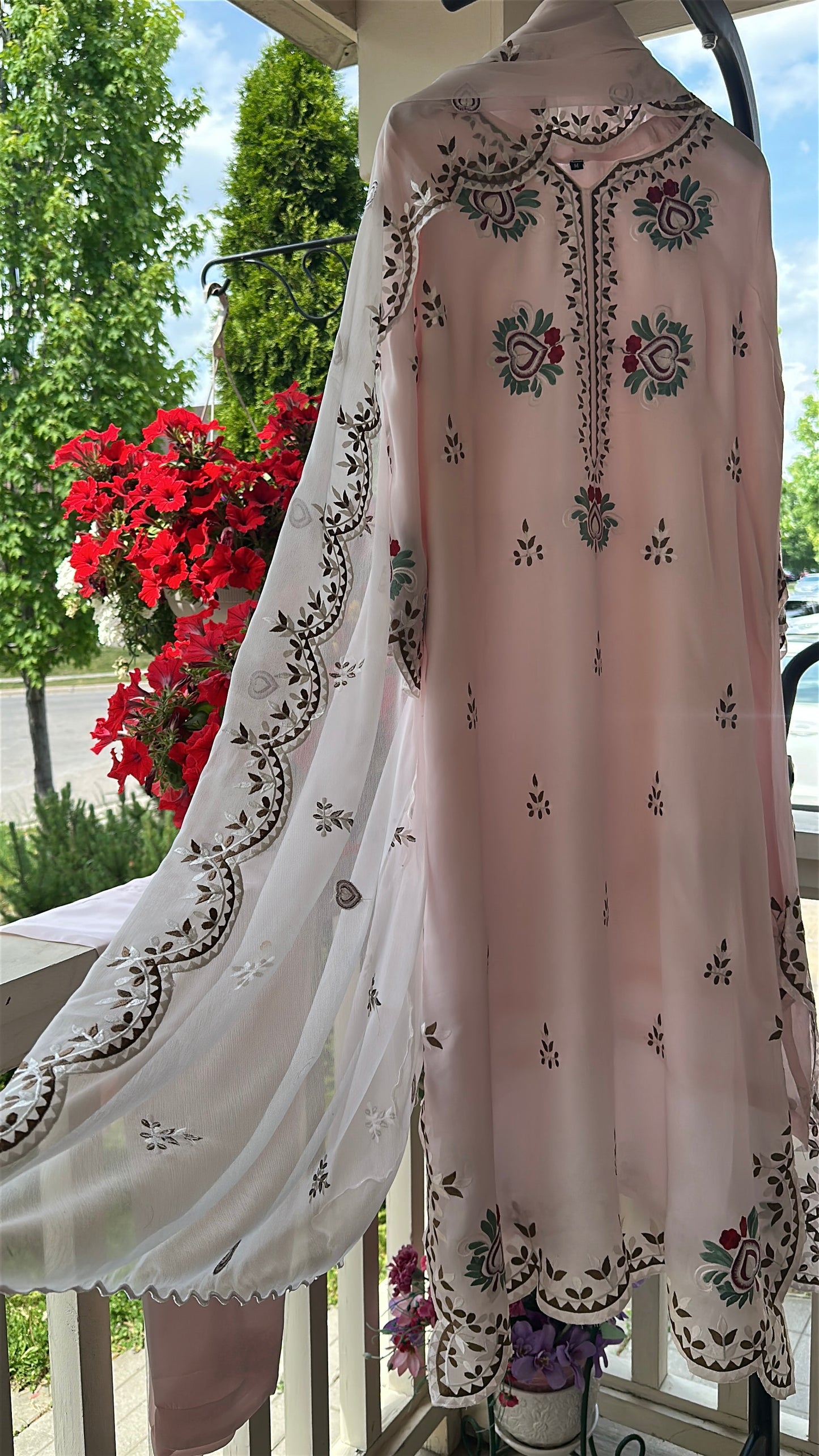 Maison Rose – Where Softness Meets Elegance