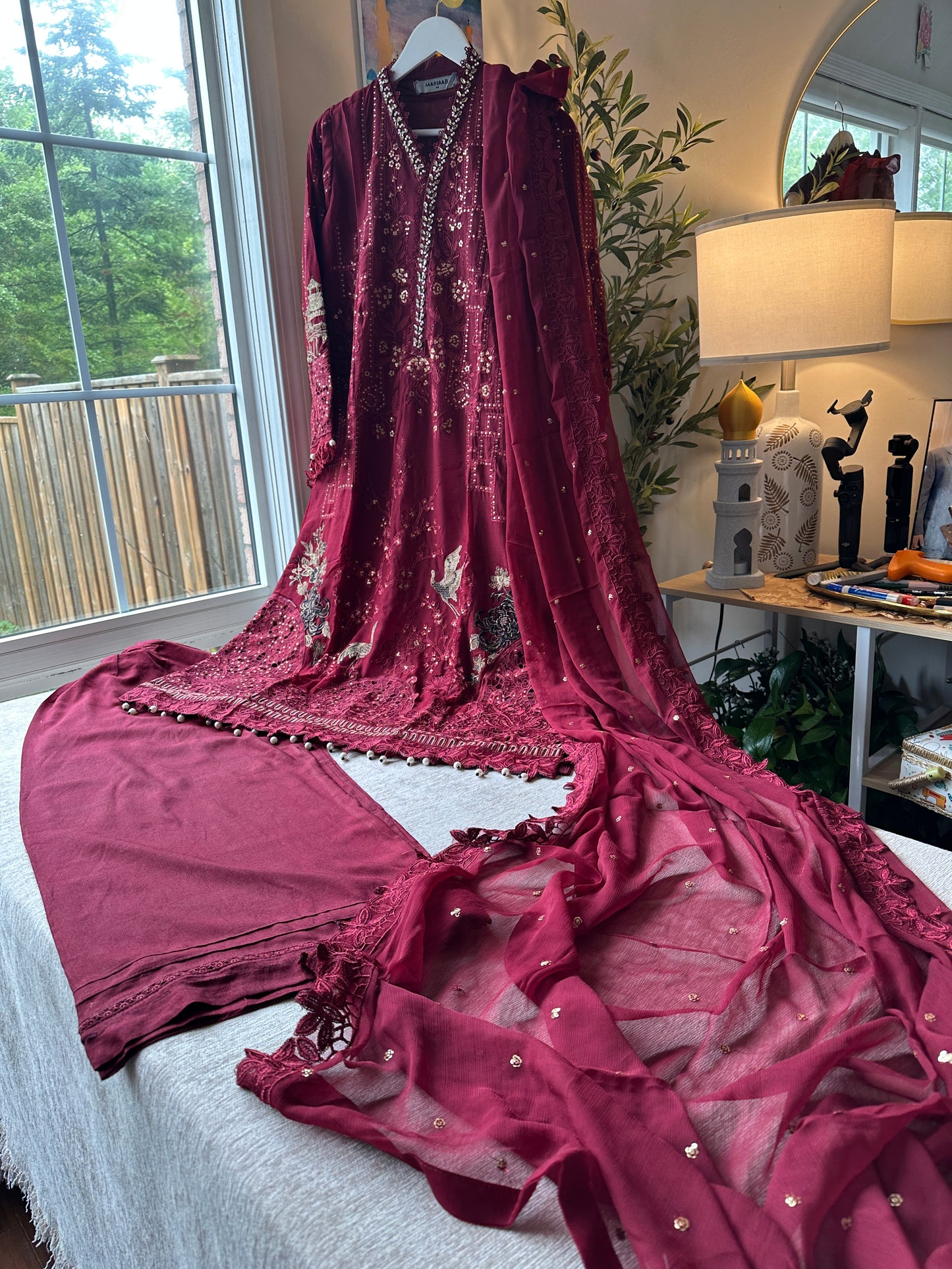 Rouge Mehr Élan – A Regal Bloom of Festive Elegance