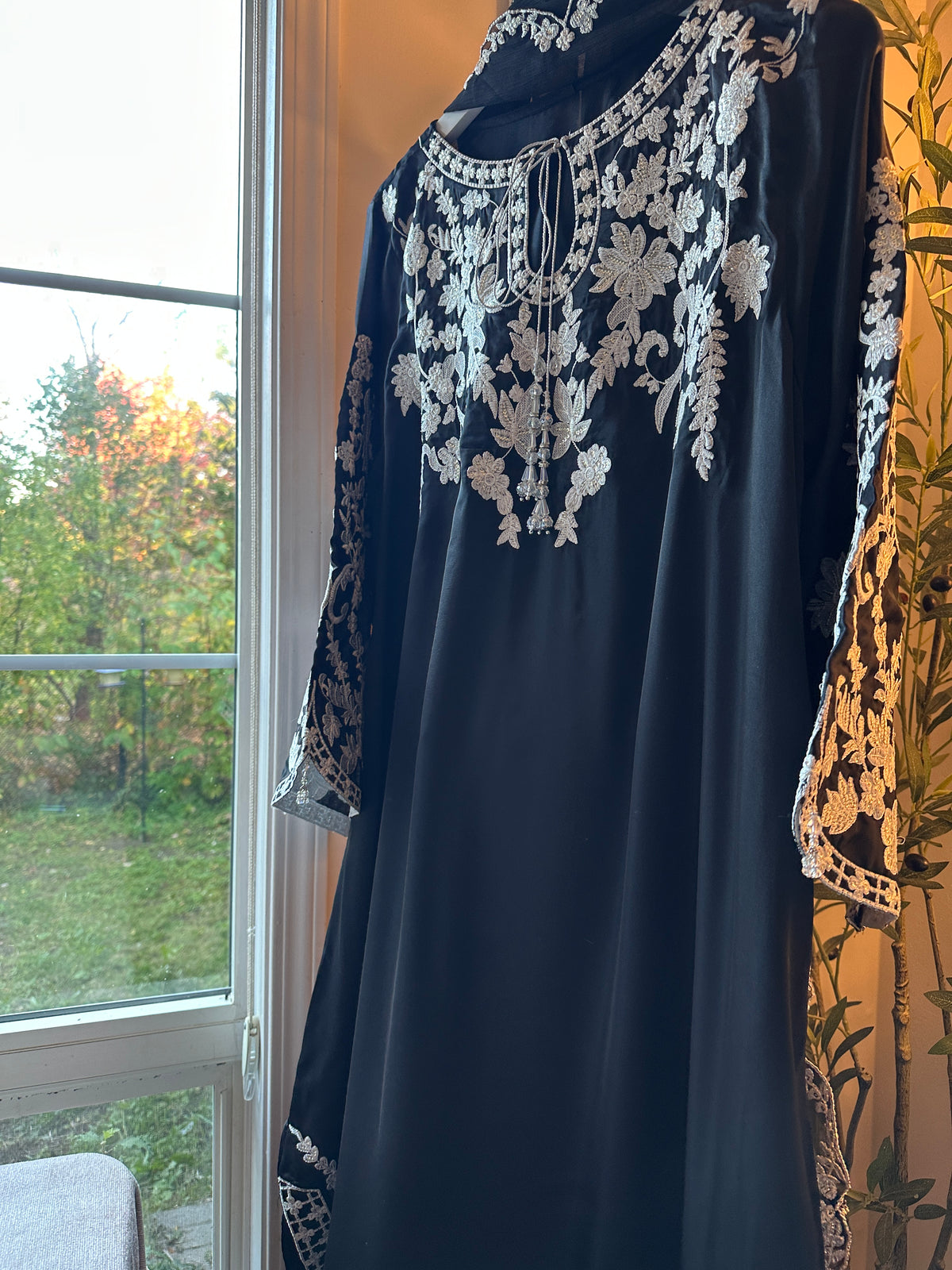 Raat ki Rani / Black Silk — 3-Piece Set
