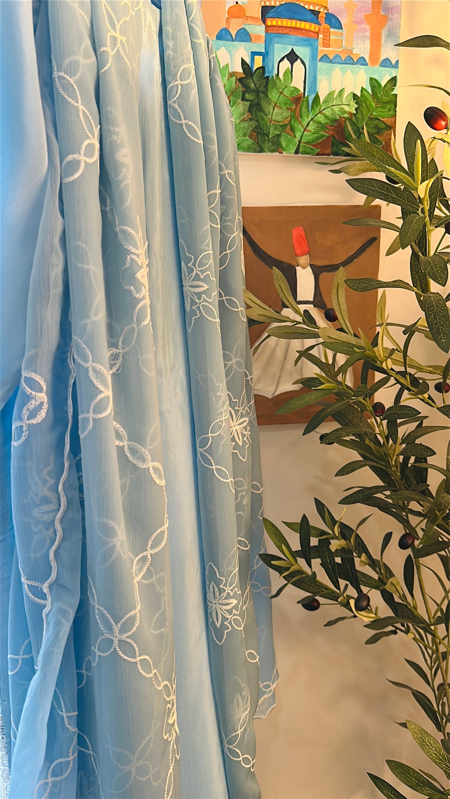 Lumière Blue – A Soft Glow of Raw Silk Elegance