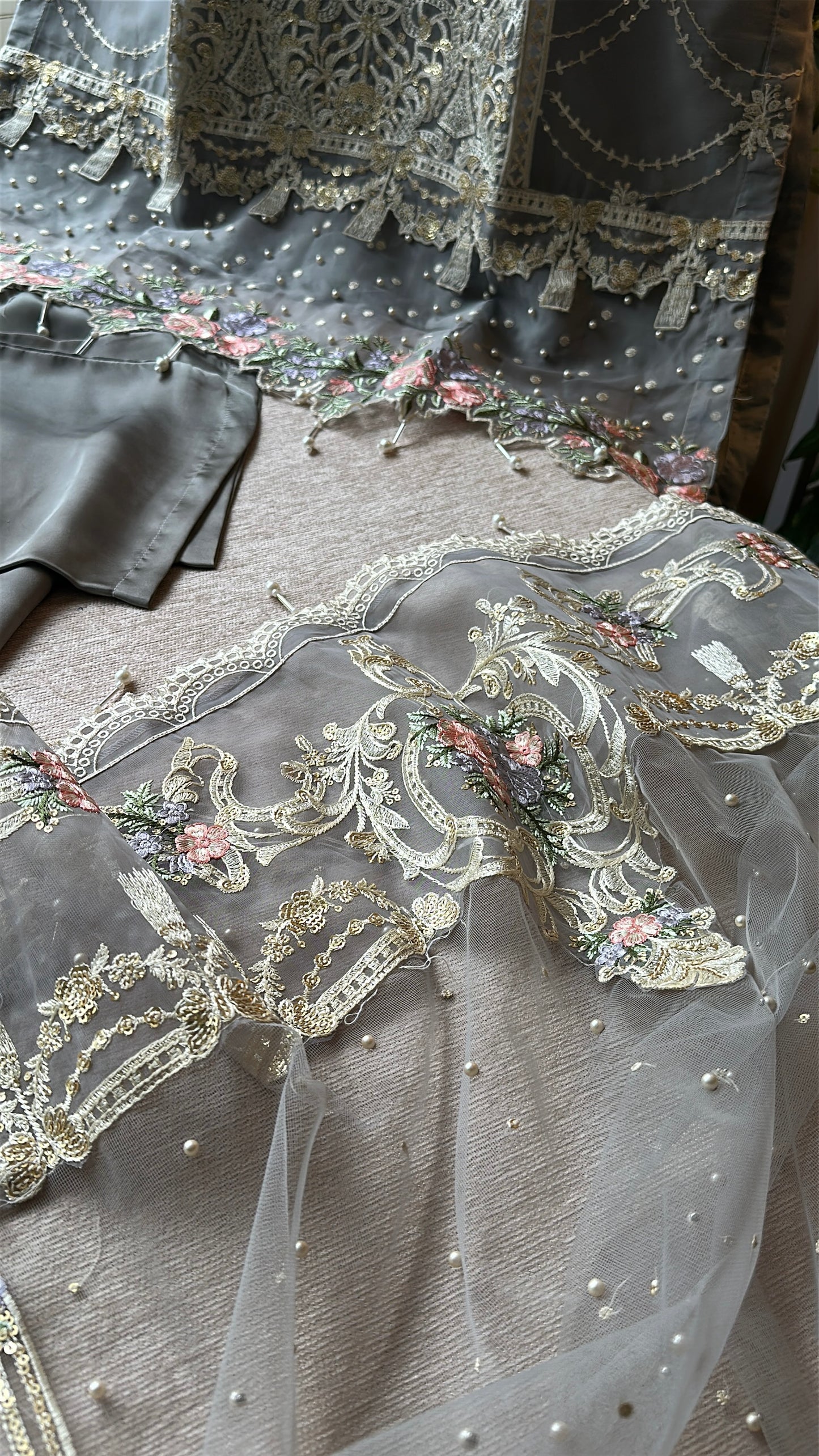 Ashen Lilac Mist – A Soft Dusk Wrapped in Elegance