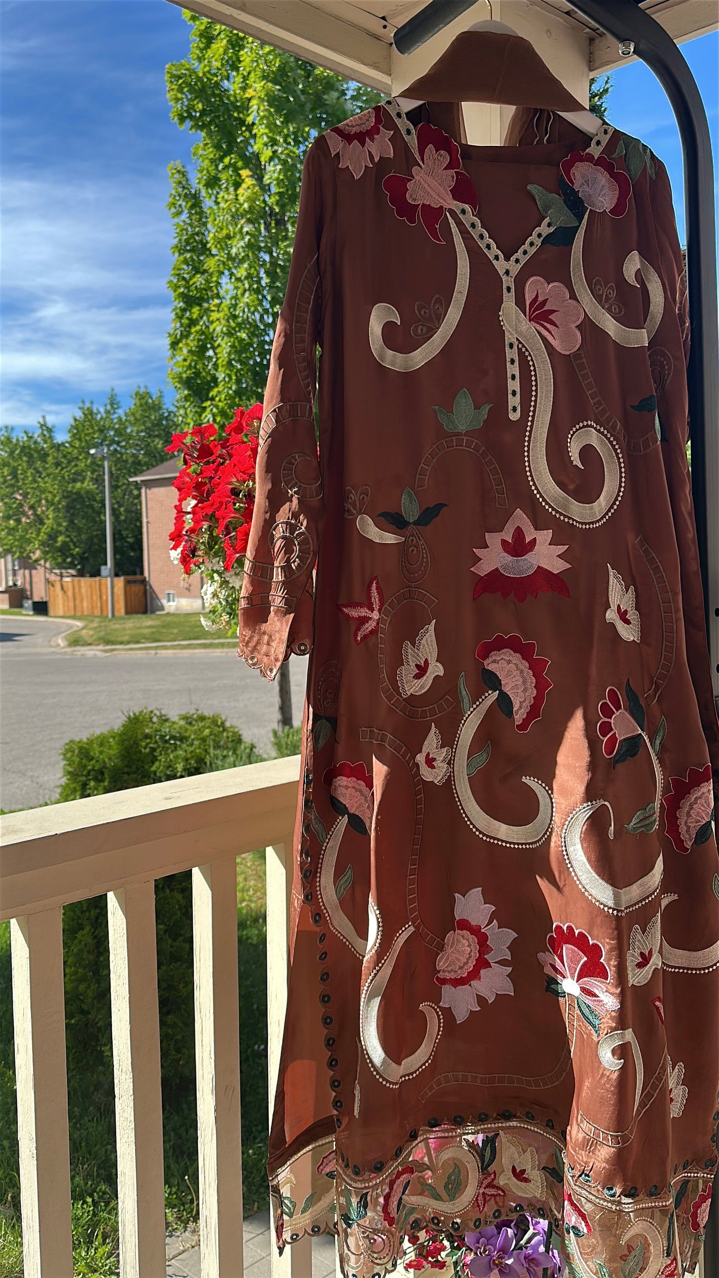 Mocha Rose – A Garden in Motion