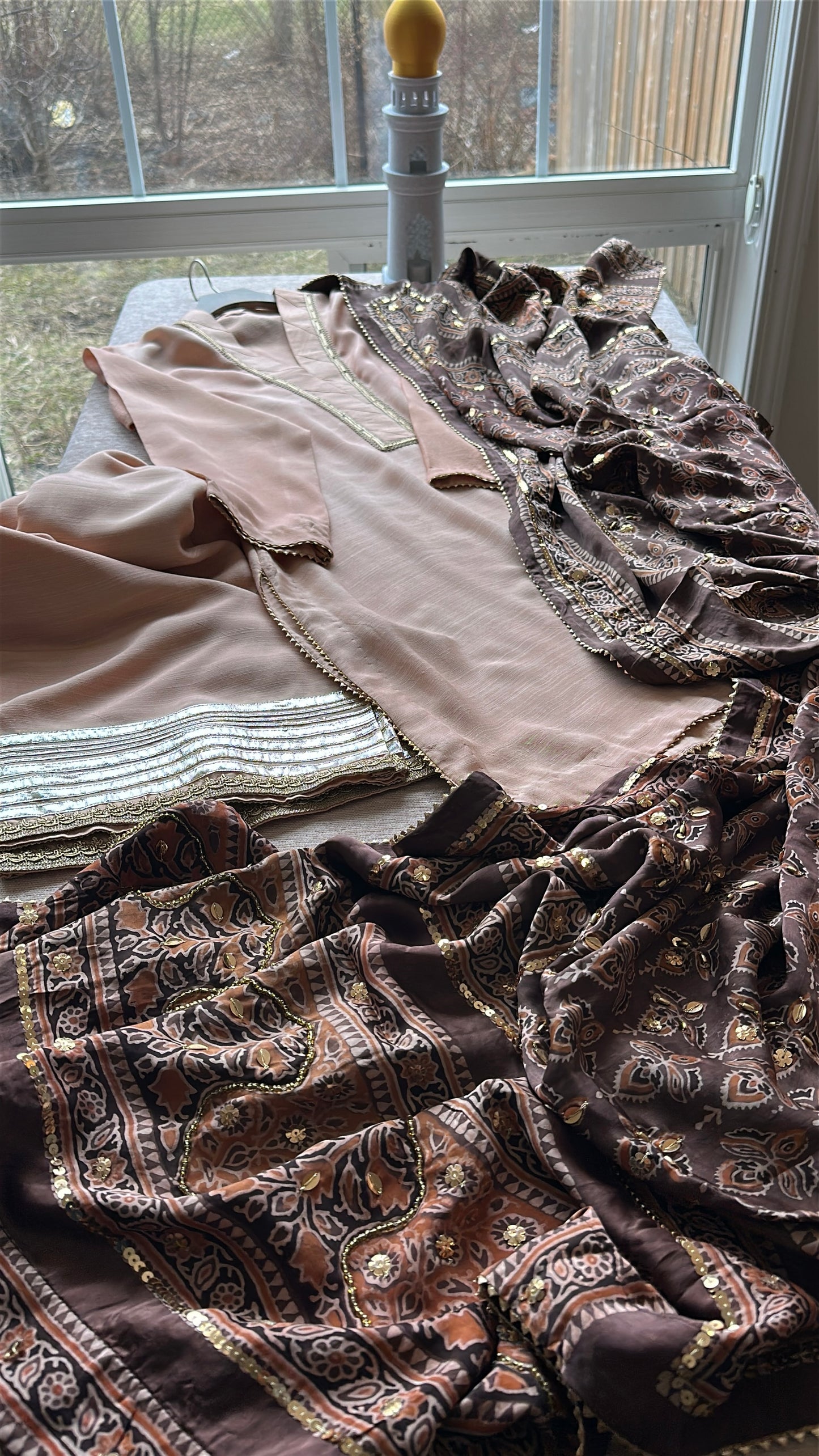 Ajrak Zareen Dusk Élan – Where Earth Meets Gold