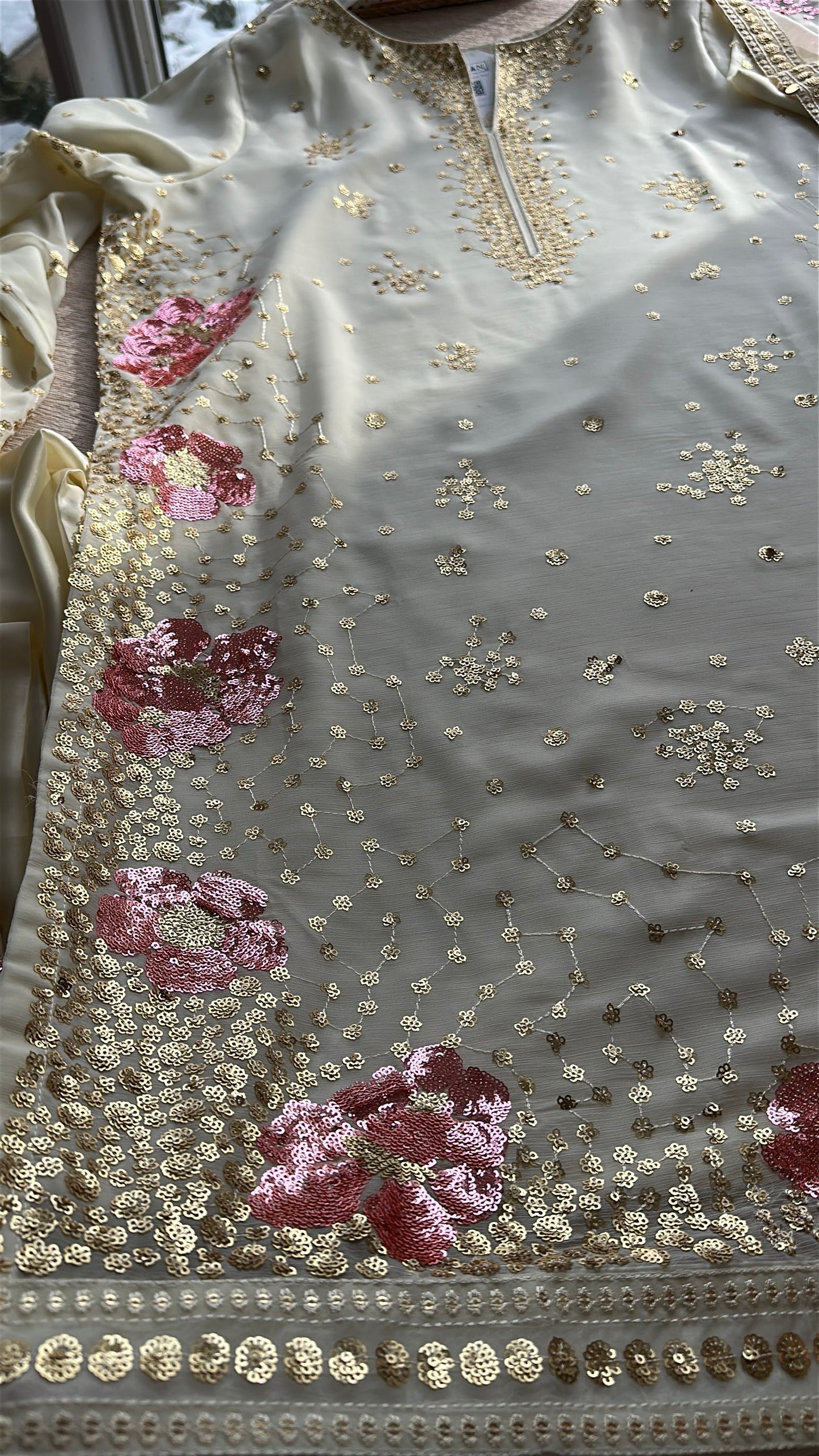 Noor-e-Gulabo – A Soft Bloom of Light & Grace