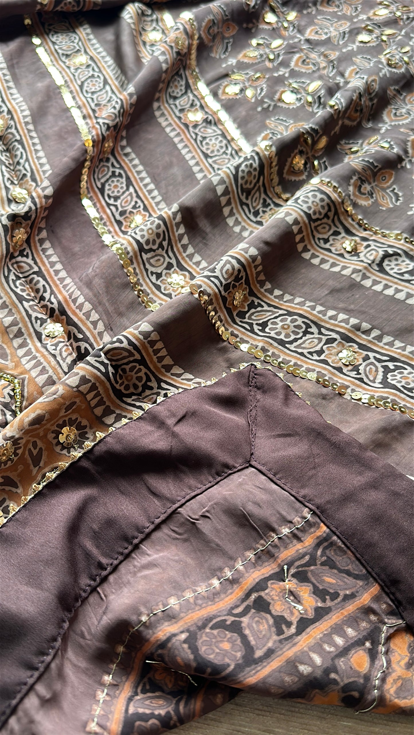 Ajrak Rosé Mehr Élan – A Soft Glow of Heritage & Grace