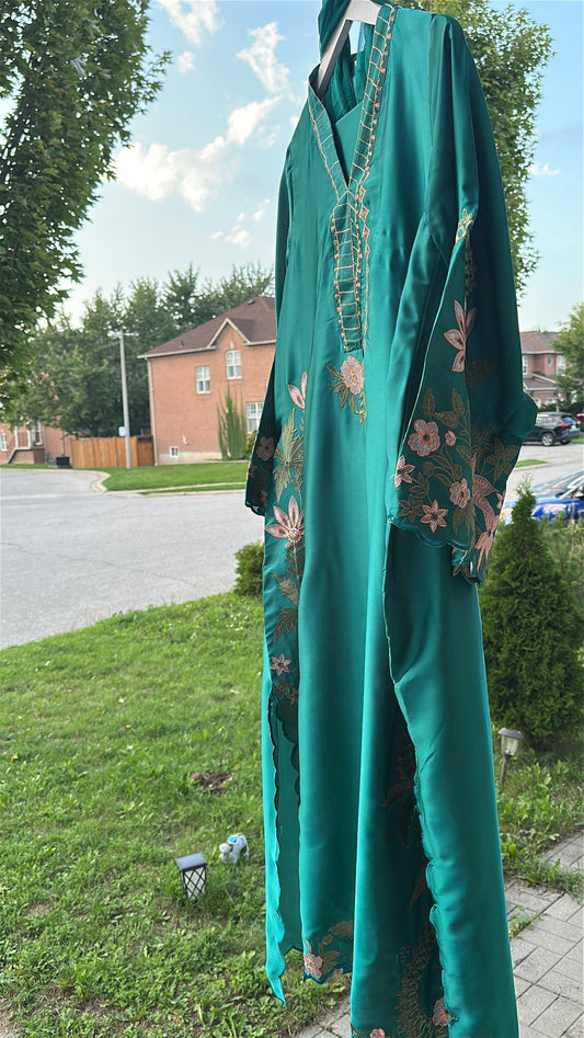 Zarveen Emerald — Jewel-Toned Silk Kaftan Set