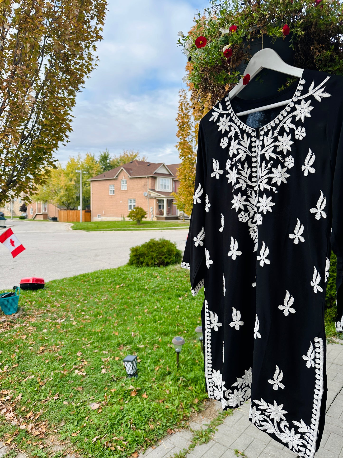 Noor-e-Siyah – Kashmiri Farshi Shalwar Set