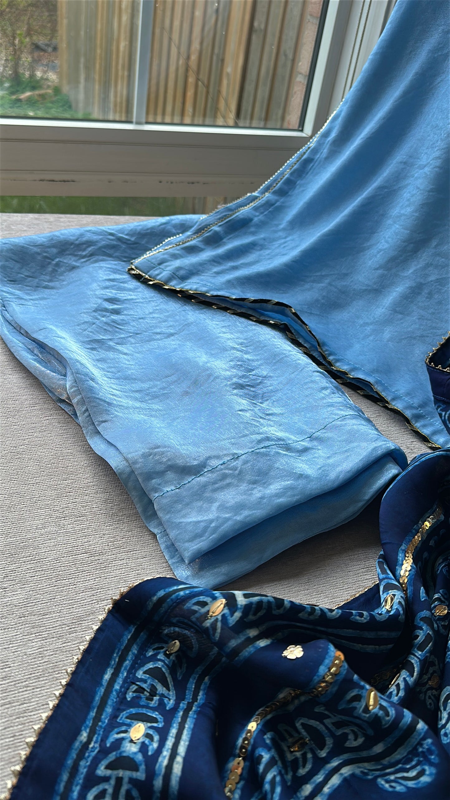 Aabshaar Ajrak Élan – Flowing Grace in Timeless Blue