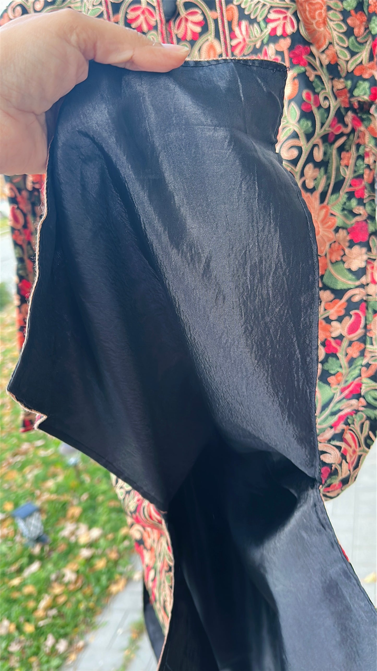 Shama-e-Siyah – The Garden of Midnight Blooms