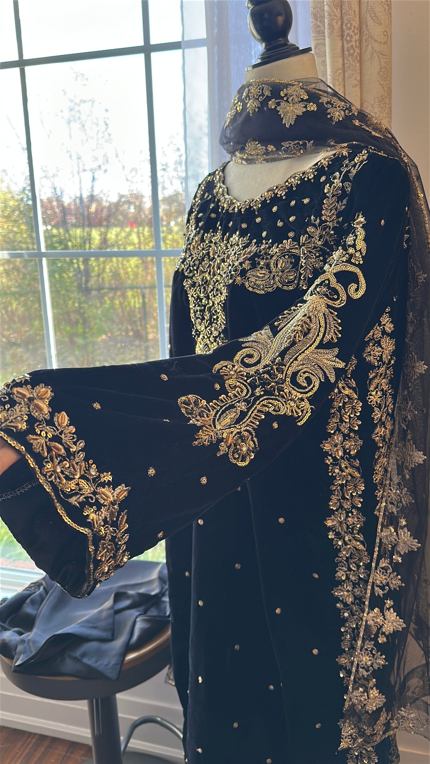 Zewar-e-Siyah – Jewels on Midnight Black