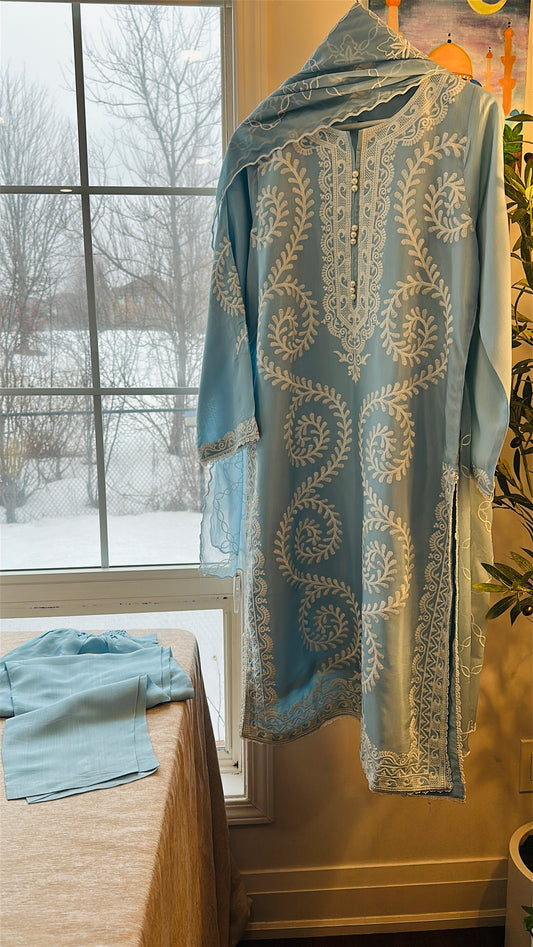 Lumière Blue – A Soft Glow of Raw Silk Elegance