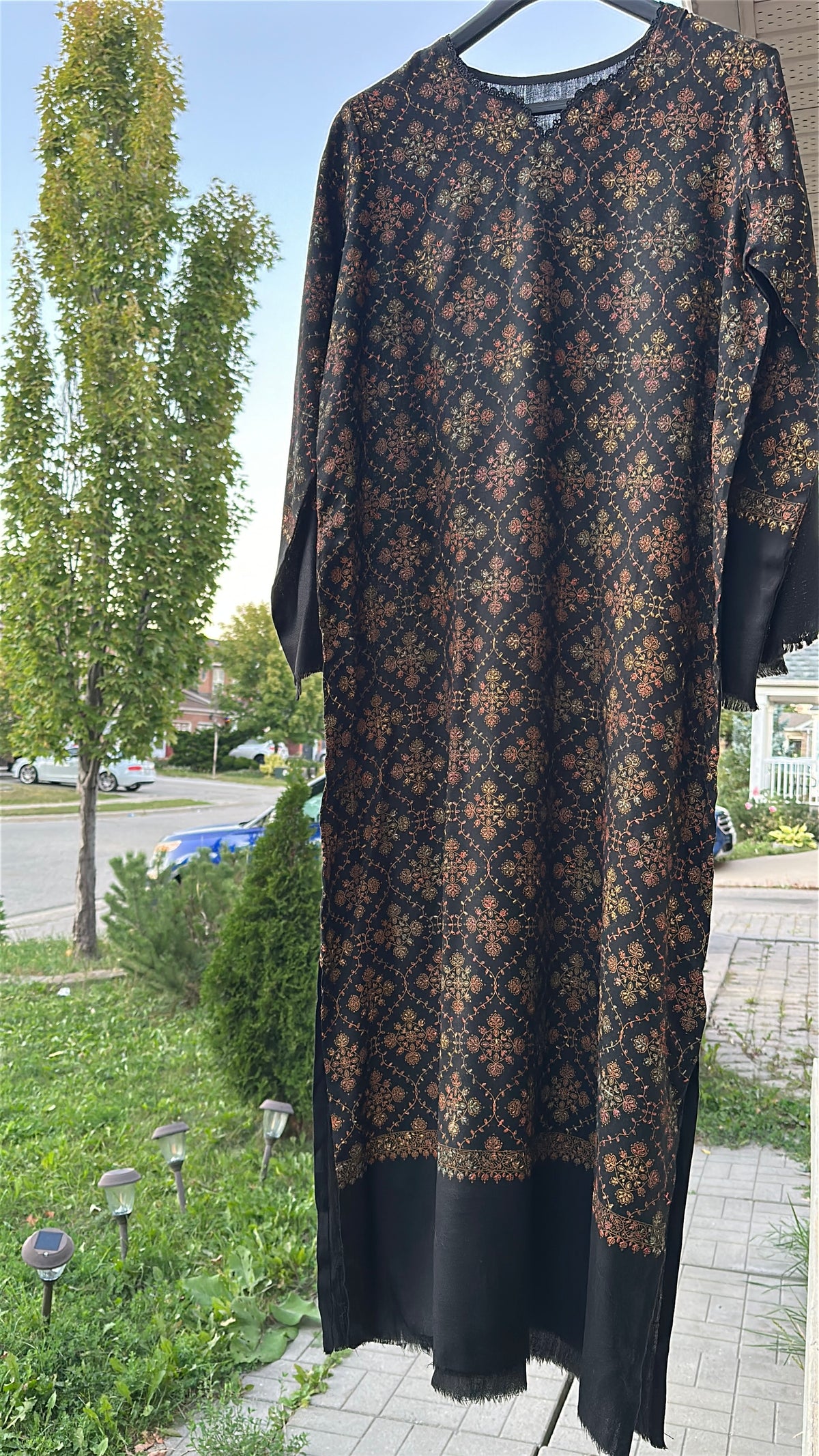 Gul-e-Meher Black Pashmina Kaftan – Embroidered