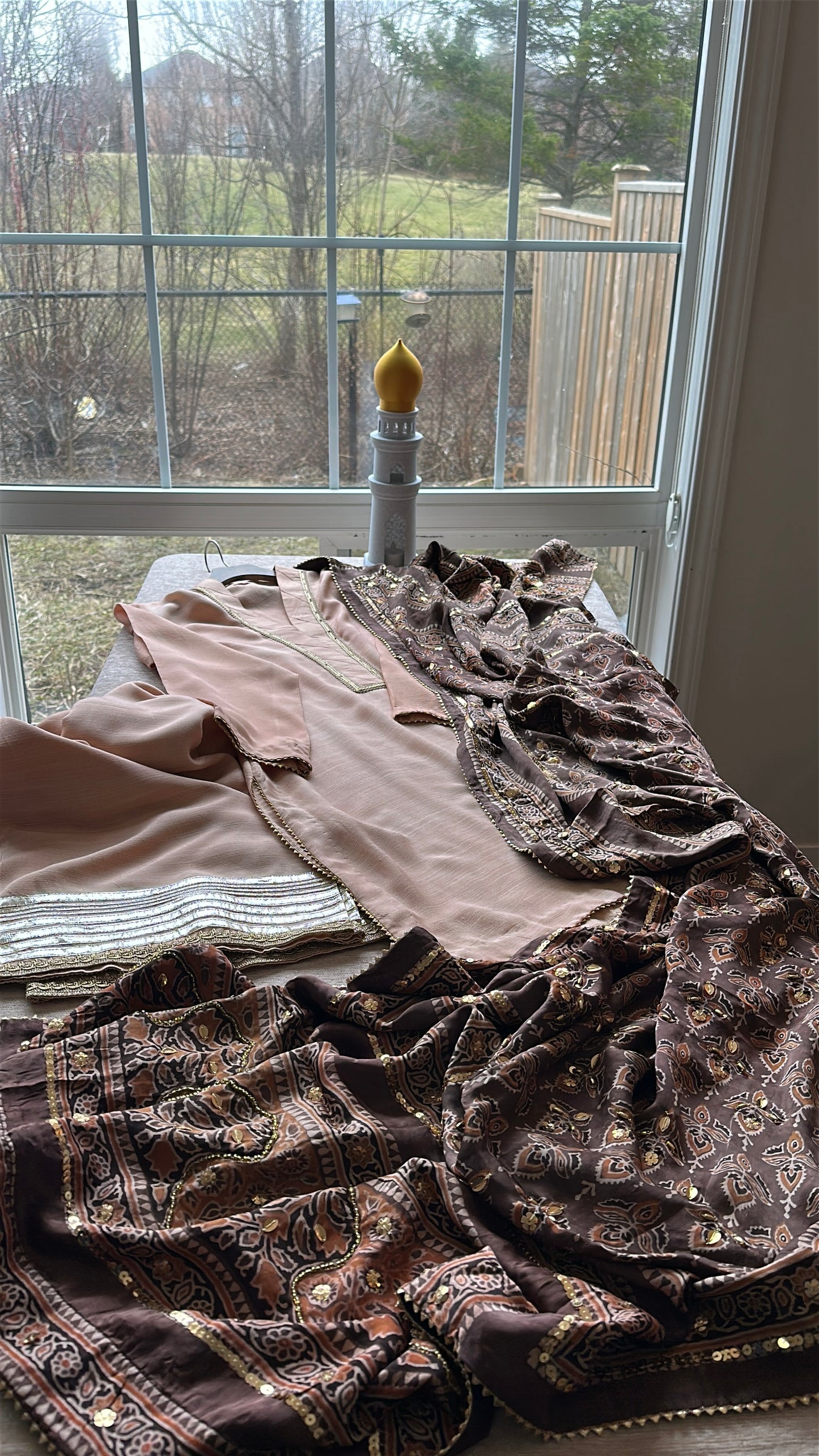 Ajrak Zareen Dusk Élan – Where Earth Meets Gold