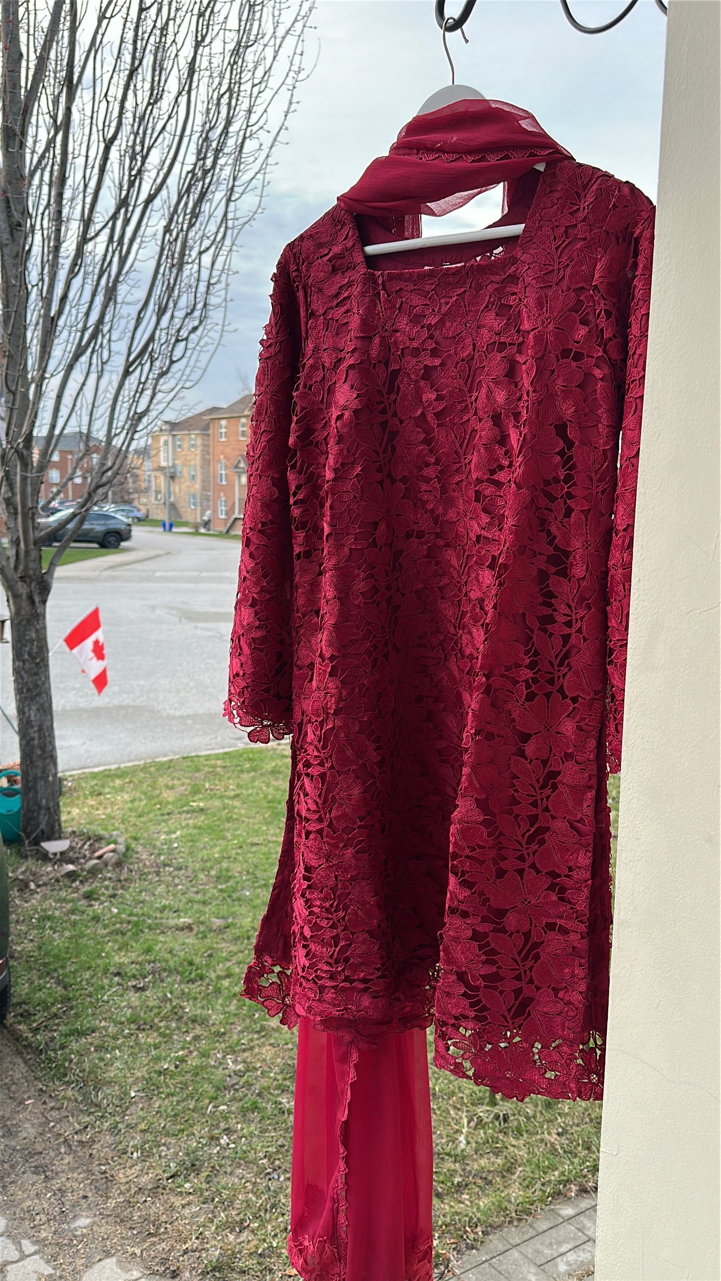 Crimson Bloom Crochet Élan – Crochet Edit 2026
