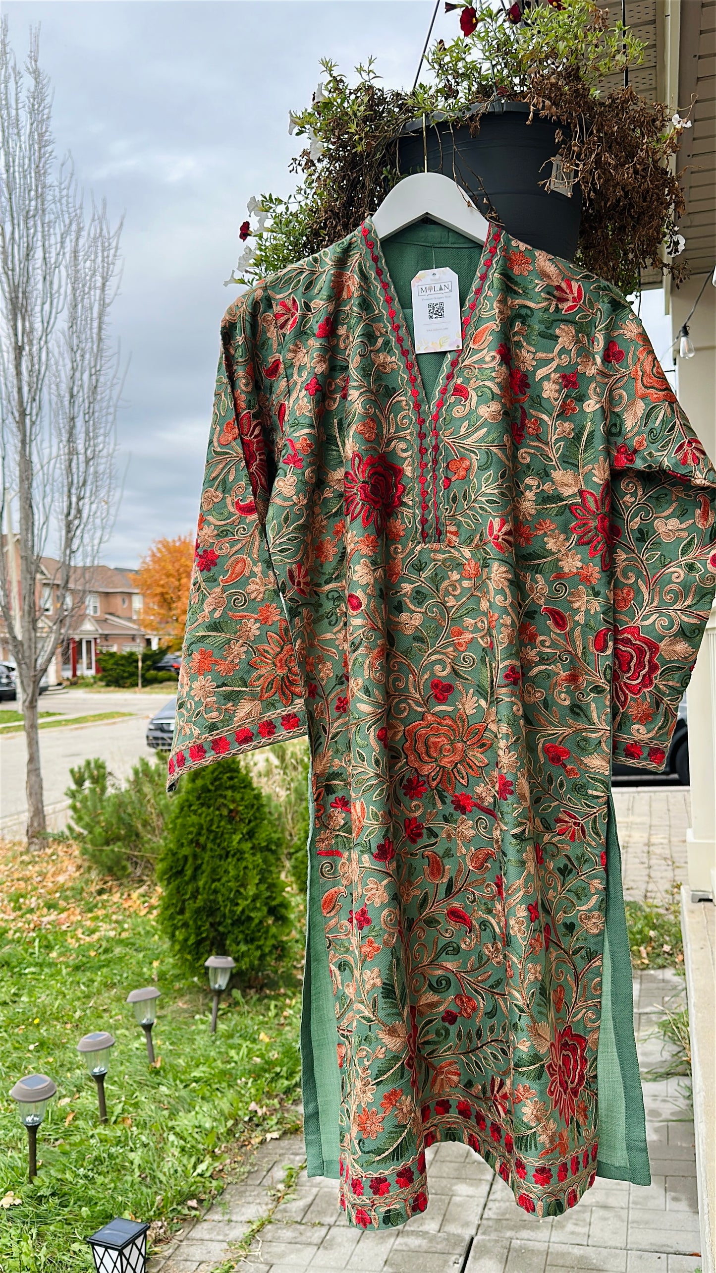 Pistachio Pashmina – Soft Heritage in Pastel Green