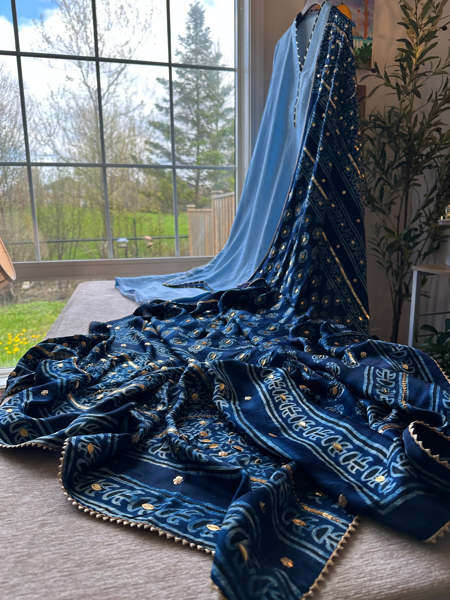 Aabshaar Ajrak Élan – Flowing Grace in Timeless Blue