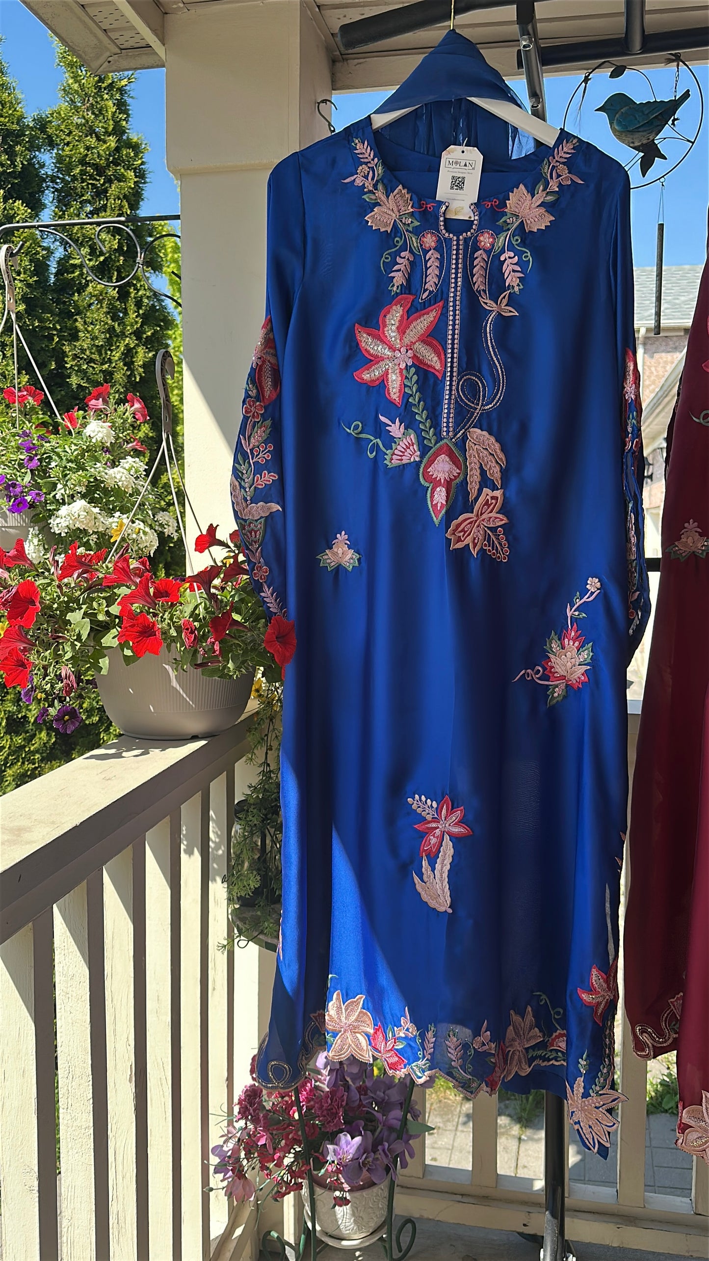 💙 Royal Dusk Élan – Bold Elegance with a Regal Glow
