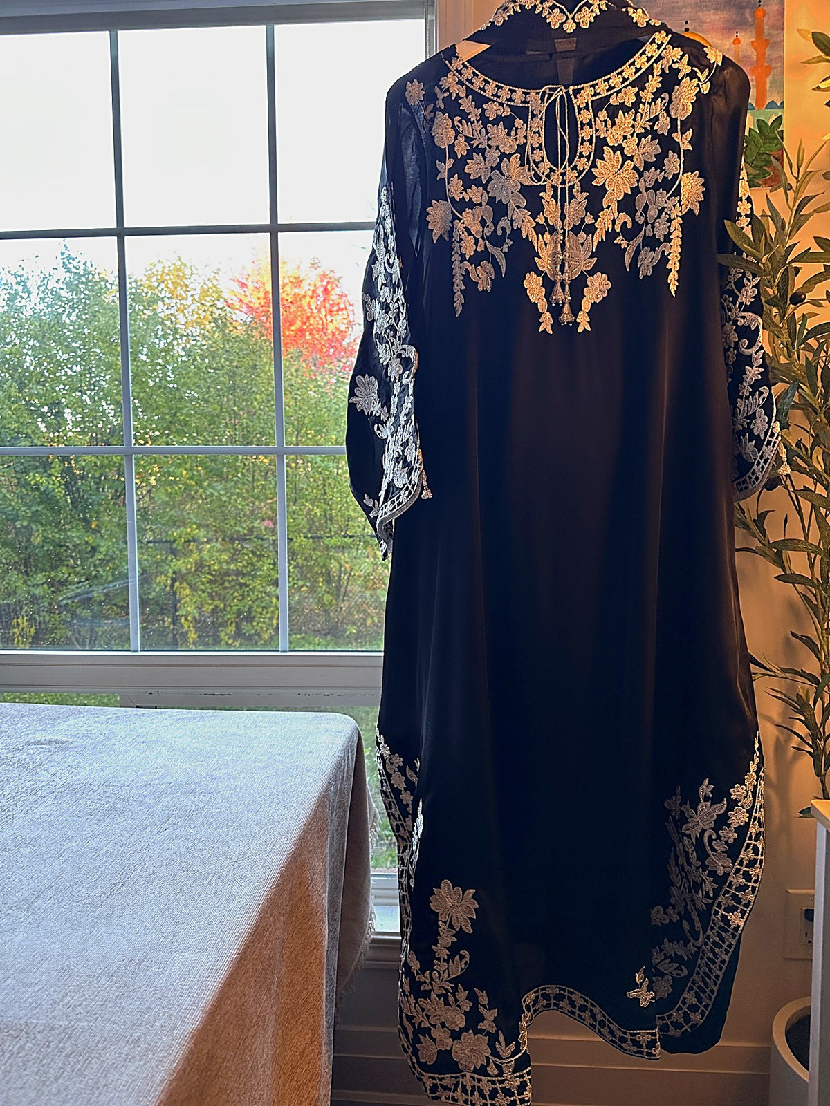 Raat ki Rani / Black Silk — 3-Piece Set