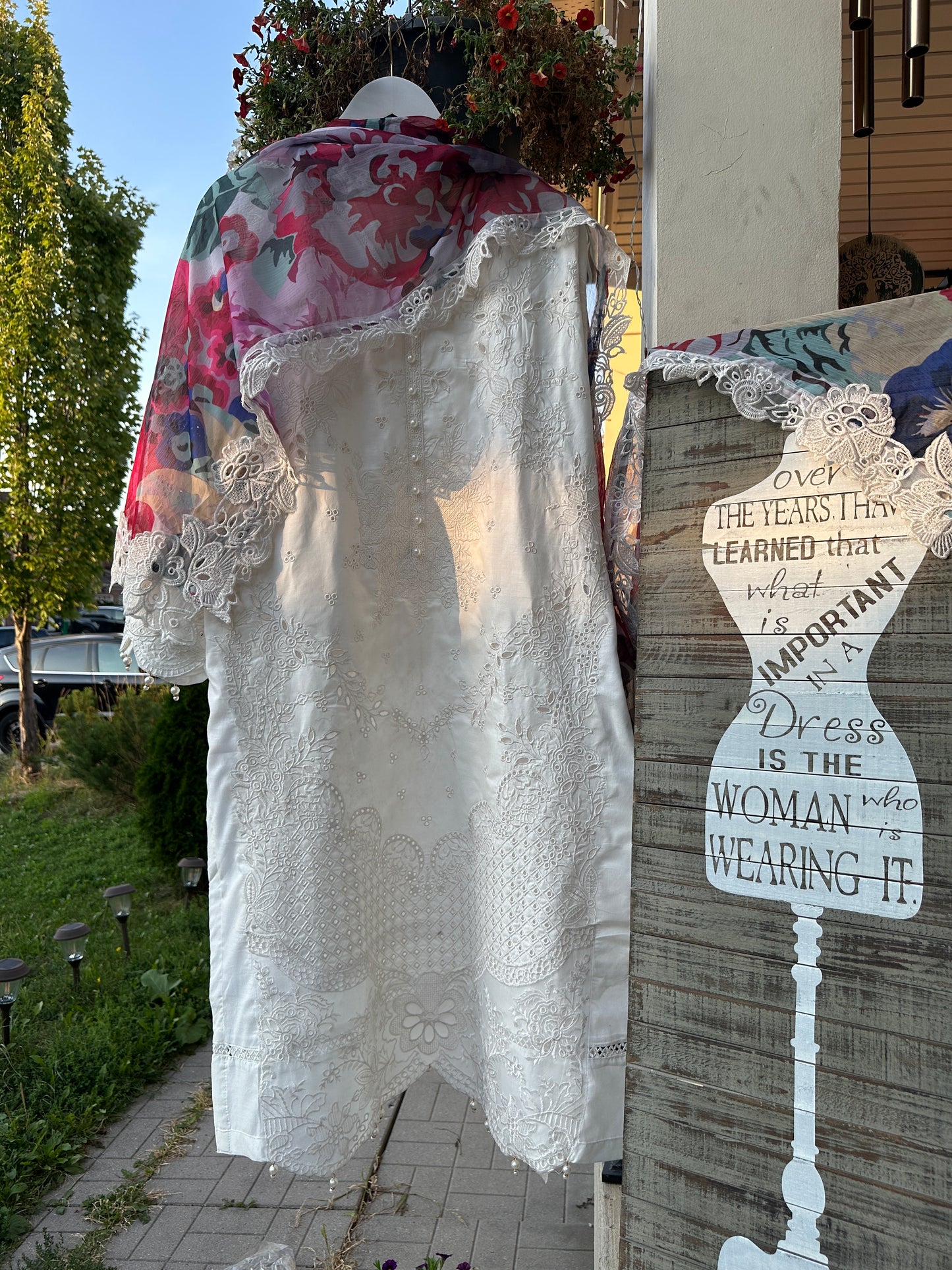 Pearl Floral Chikan Kari