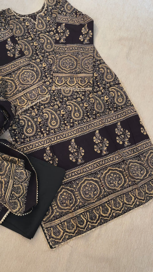 Noir Ajrak Heritage