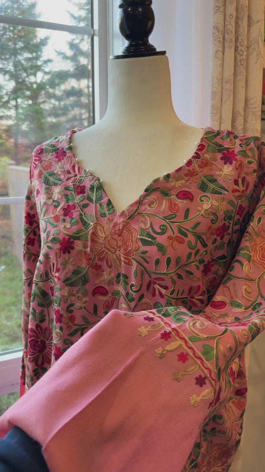 Gulabi Mehfil – Heritage Kaftan Series